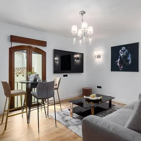 2 Luxurious In The Heart Of Puerto Banus *