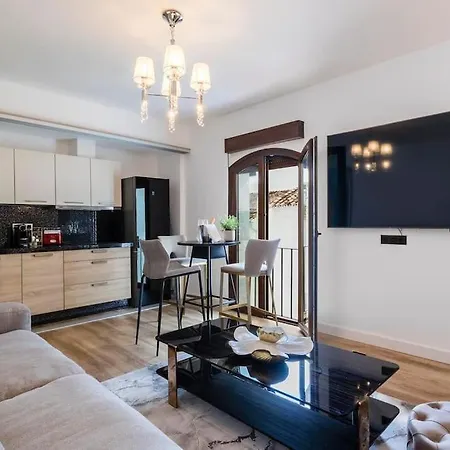 Apartment 2 Luxurious In The Heart Of Puerto Banus