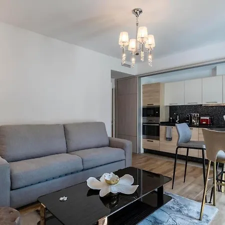 2 Luxurious In The Heart Of Puerto Banus