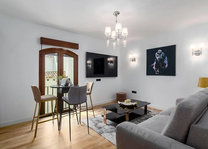 2 Luxurious In The Heart Of Puerto Banus *